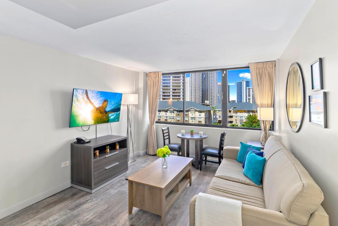 Renovated With City View At Aqua Palms Waikiki Honolulu Exterior photo