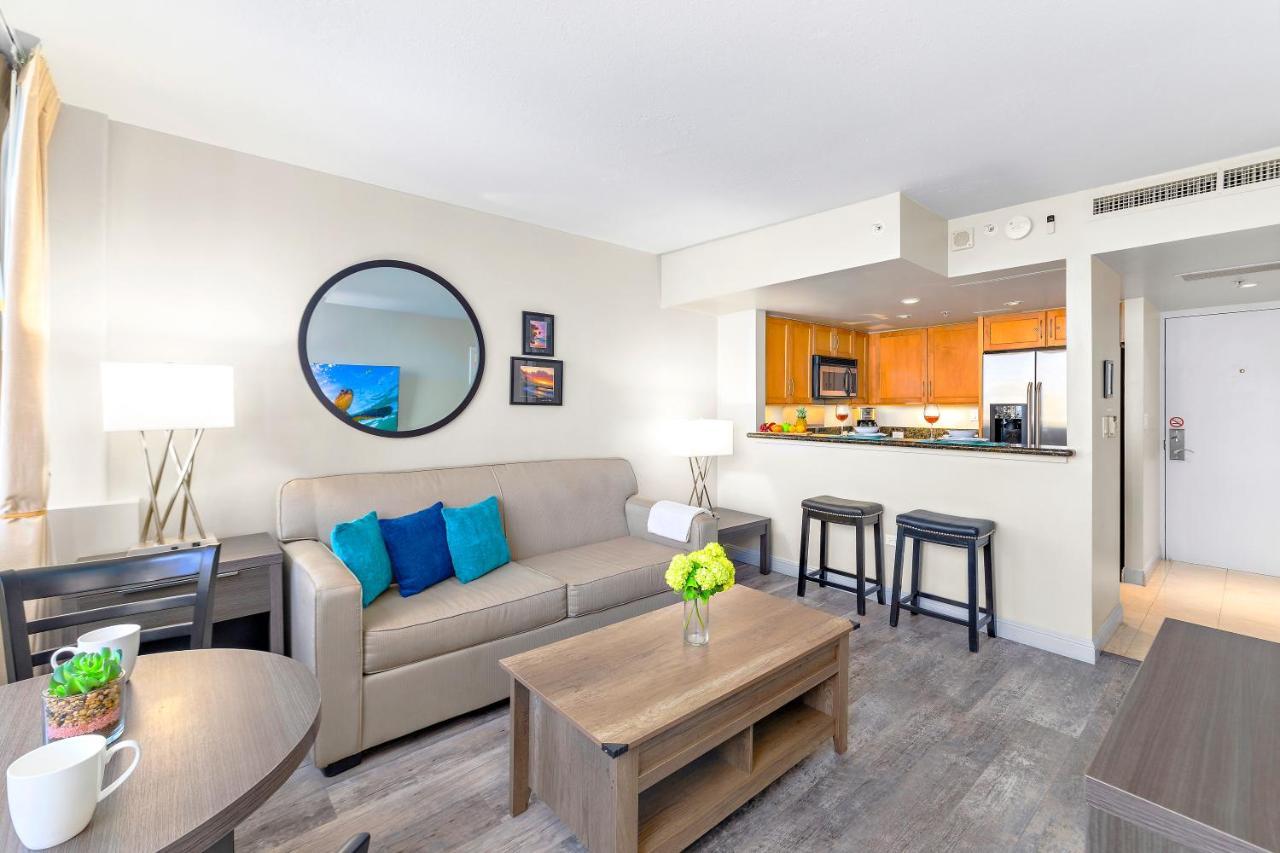 Renovated With City View At Aqua Palms Waikiki Honolulu Exterior photo